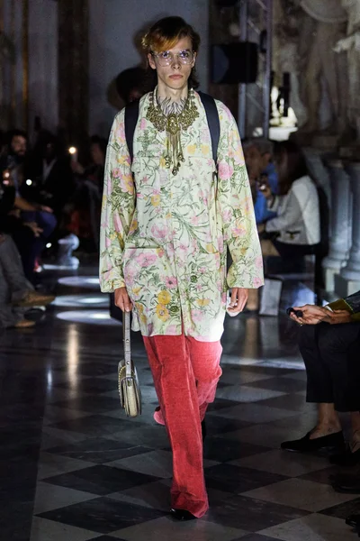 Look 22